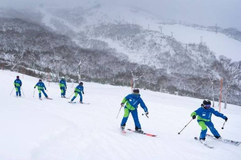 Na região de encostas nevadas de Hokkaido, muitos moradores dependem do turismo para sobreviver
