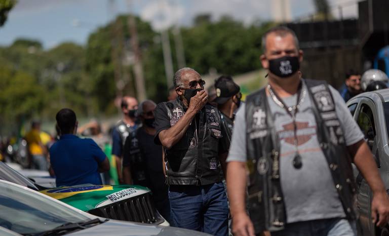 Concentração da carreta contra o governador João Doria (PSDB) e a favor do presidente Jair Bolsonaro, em frente ao ginásio do Ibirapuera, em São Paulo