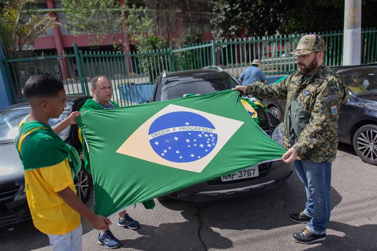 Concentração da carreta contra o governador João Doria (PSDB) e a favor do presidente Jair Bolsonaro, em frente ao ginásio do Ibirapuera, em São Paulo