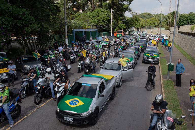 Concentração da carreta contra o governador João Doria (PSDB) e a favor do presidente Jair Bolsonaro, em frente ao ginásio do Ibirapuera, em São Paulo