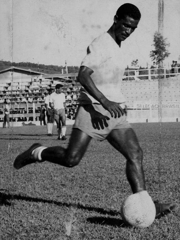 O jogador Didi, autor do primeiro gol no estádio do Maracanã, em 1950