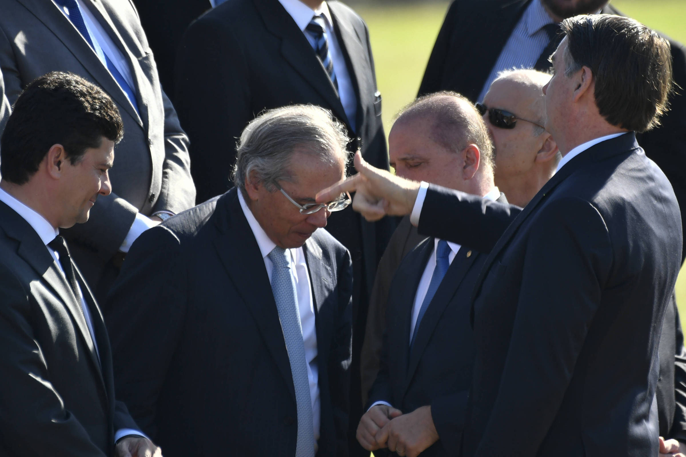 Pergunta agora é quanto Paulo Guedes dura