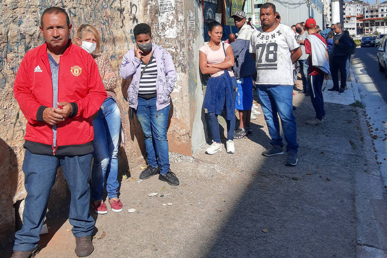 O servente de pedreiro José Roberto de Jesus, 42 anos, diz que o pedido do auxílio havia sido aprovado pelo aplicativo e que a expectativa era sacar o valor ainda nesta segunda (27)