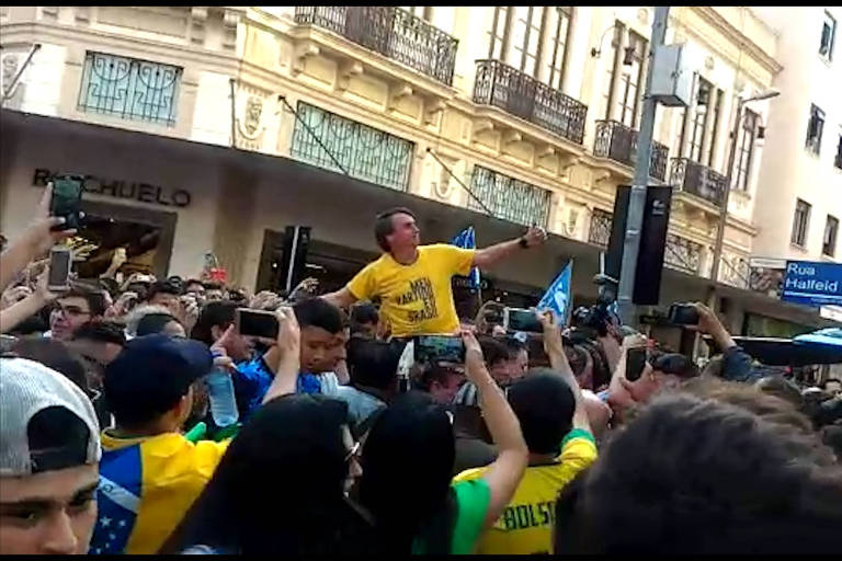Jair Bolsonaro recebeu facada de Adélio Bispo em setembro de 2018, durante a campanha eleitoral
