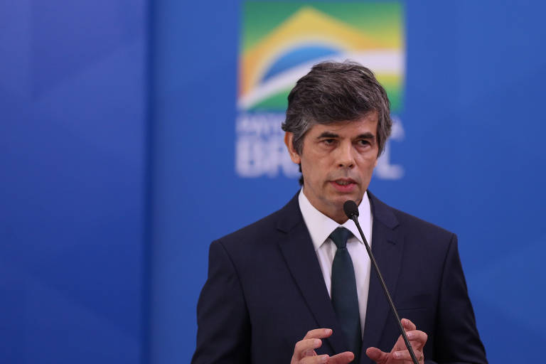 Nelso Teich em cerimônia de posse como novo ministro da Saúde, substituindo Luiz Henrique Mandetta