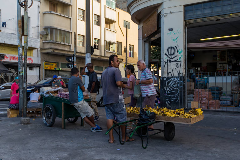 Movimentação na região do Parque Dom Pedro, no centro de São Paulo