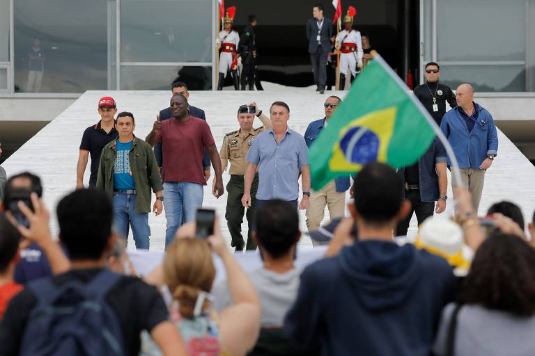 Bolsonaro em atos antidemocráticos em Brasília