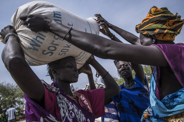 Sul-sudaneses recebem assistência do PMA; país é o que tem o maior percentual (61%) da população atingida por crise alimentar em 2019