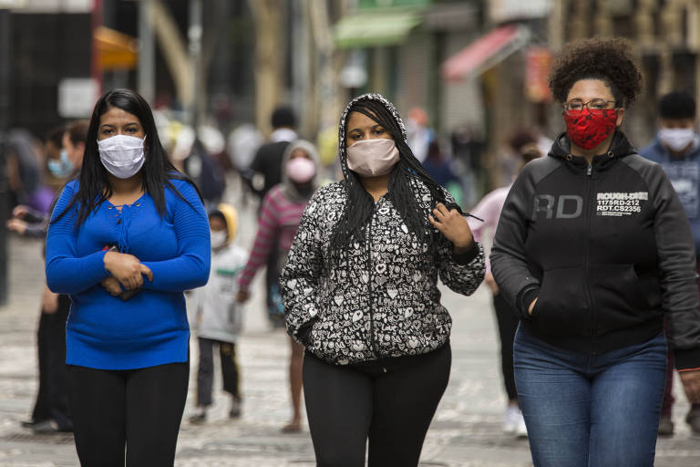 Primeiro dia de uso obrigatório de máscaras na cidade de São Paulo