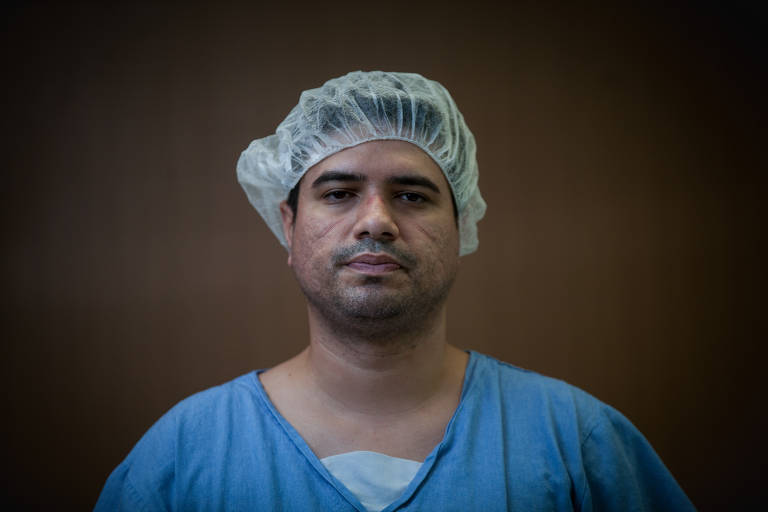 O técnico de enfermagem José Heliton Santos, 30