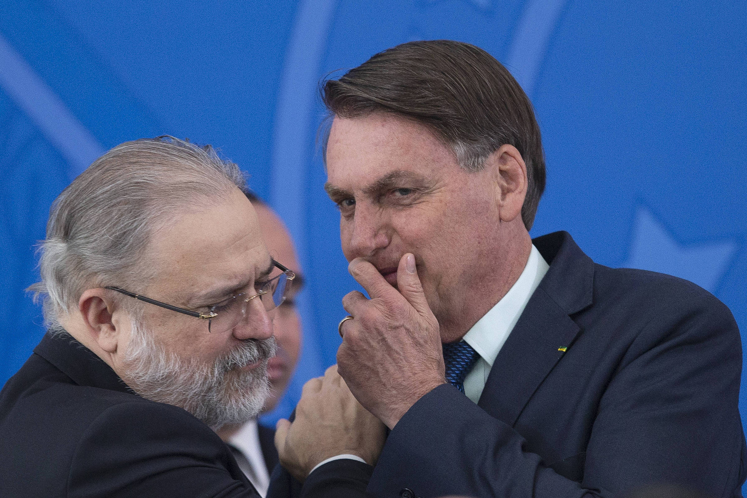 Com Aras no caminho, inquéritos que atingem Bolsonaro vão depender de provas irrefutáveis e pressão popular