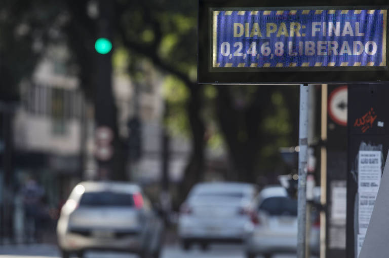 Rodízio de veículos em SP está suspenso nesta terça (24) por causa da greve na CPTM
