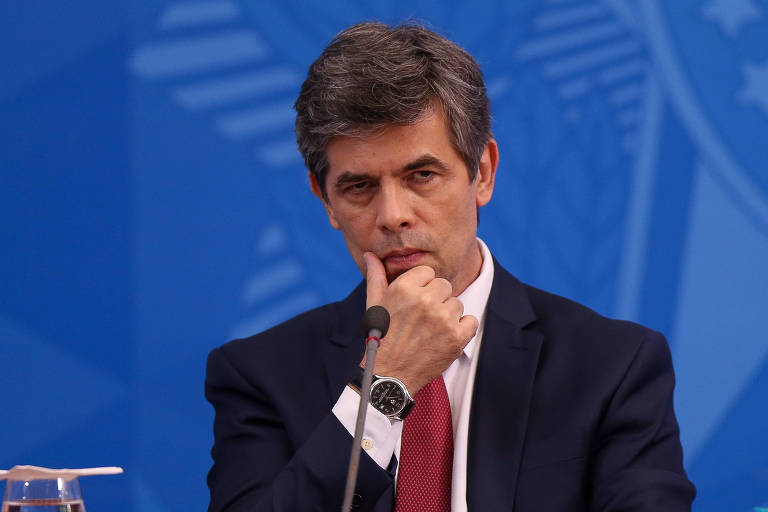 Nelson Teich, ex-ministro de Bolsonaro, compara ozonioterapia à cloroquina