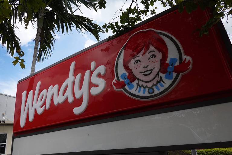 Letreiro de unidade da lanchonete Wendy's em Miami; unidade paulistana da rede fechou as portas em janeiro de 2020