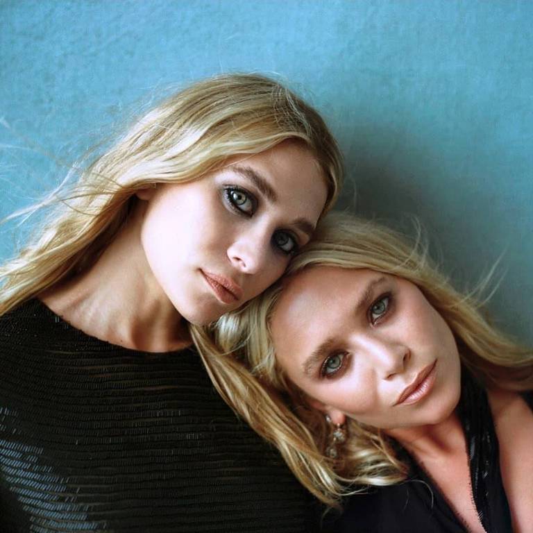 As irmãs gêmeas Mary-Kate e Ashley Olsen