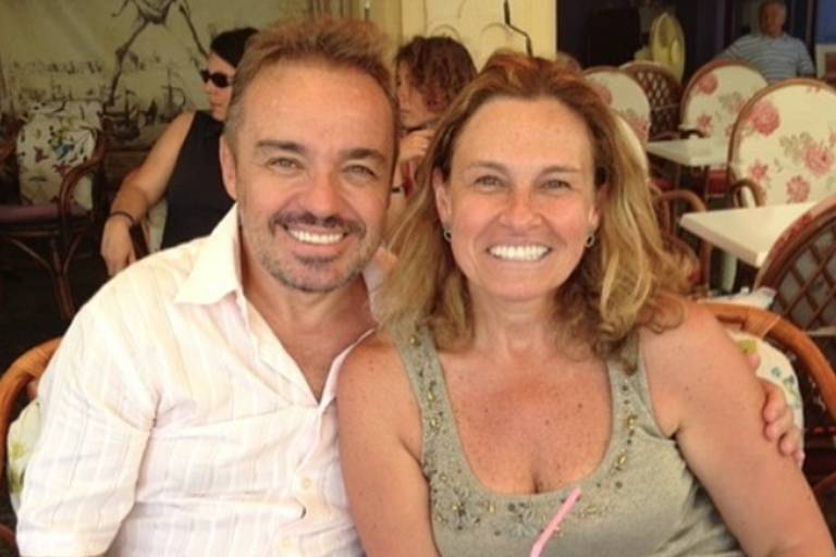 Gugu e sua irmã, Aparecida Liberato