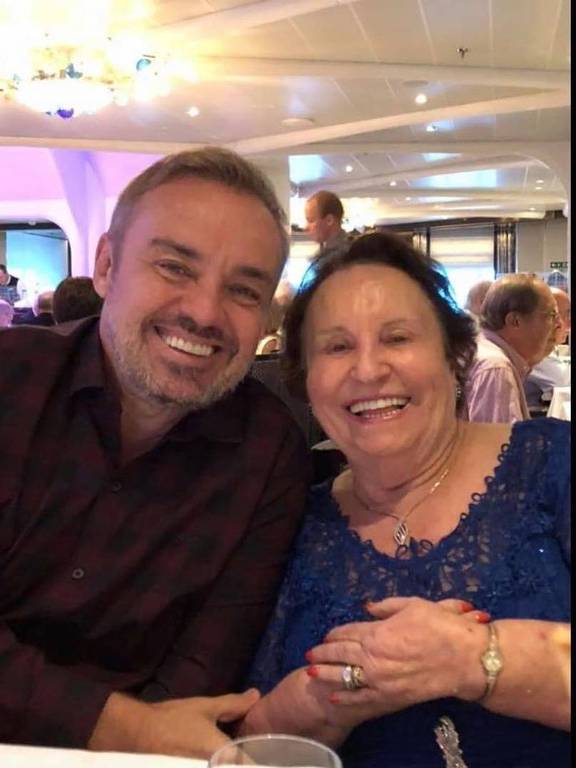 Gugu Liberato com a mãe, Maria do Céu