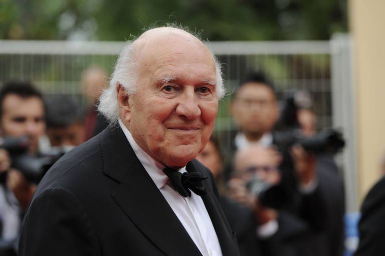 Ator Michel Piccoli no tapete vermelho da 64ª edição do Festival de Cannes, em 2011 