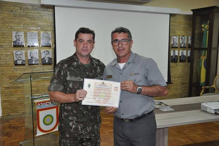 Coronel Luiz Otávio Franco Duarte (à direita) foi nomeado secretário de atenção especializada em saúde