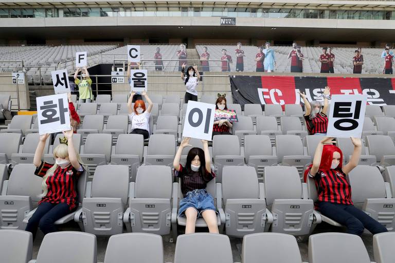 Bonecas sexuais foram colocadas na arquibancada do FC Seoul em jogo da liga sul-coreana