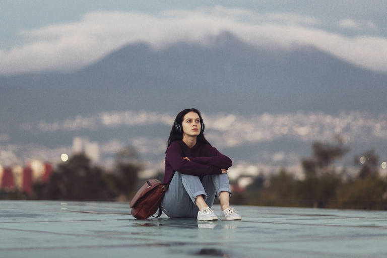 Ana Valeria Becerril em cena da série mexicana "Control Z", da Netflix