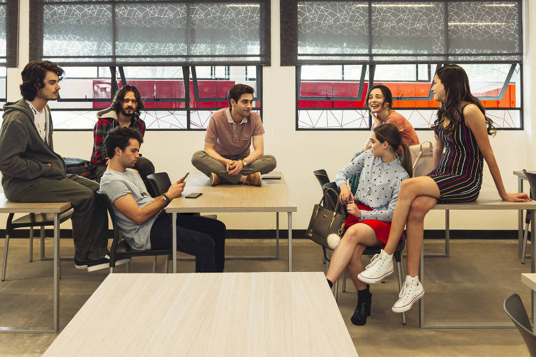 Cena da série mexicana "Control Z"