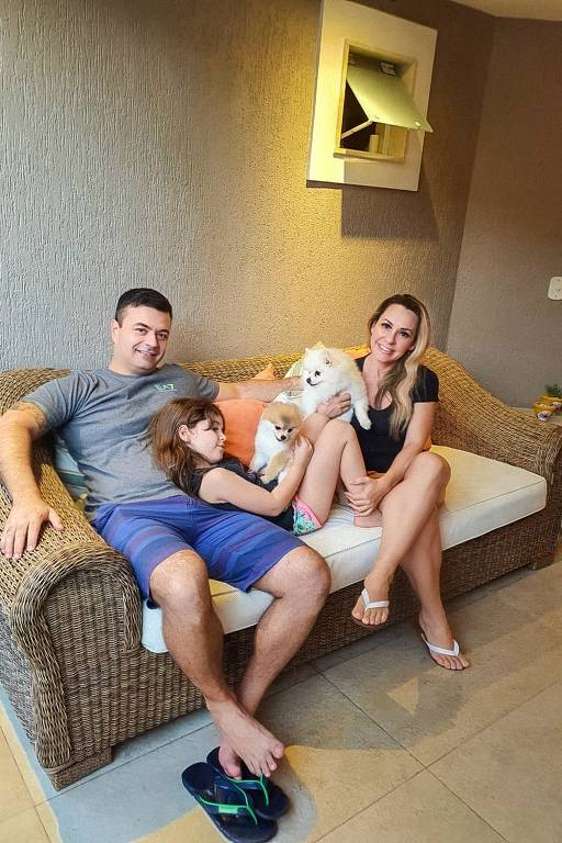 Renata Pigliasco e João Branco com a filha Maria Clara, 8.