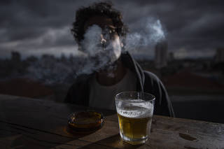AUMENTO DE CONSUMO DE ALCOOL E DROGAS DURANTE A QUARENTENA