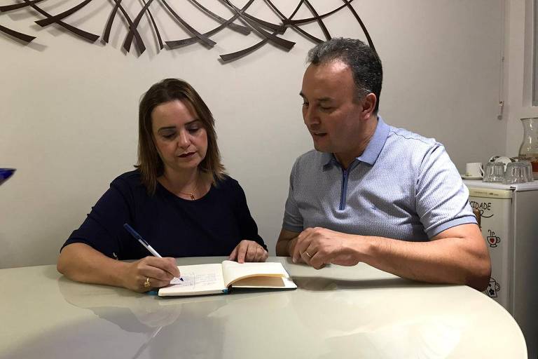 A empresária Valéria Bax, 49, e o coach André Bax, 51 nunca haviam ficado tanto tempo juntos