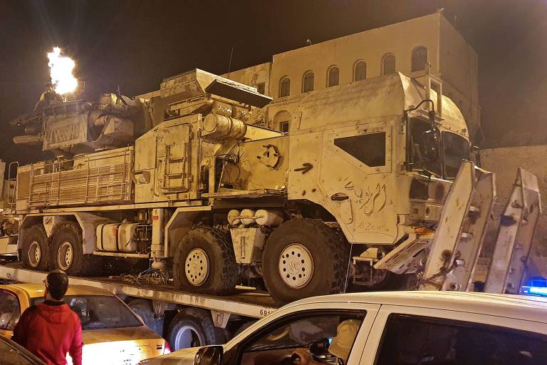 Bateria antiaérea russa Pantsir capturada pelas forças de Tripoli de base rebelde na semana passada