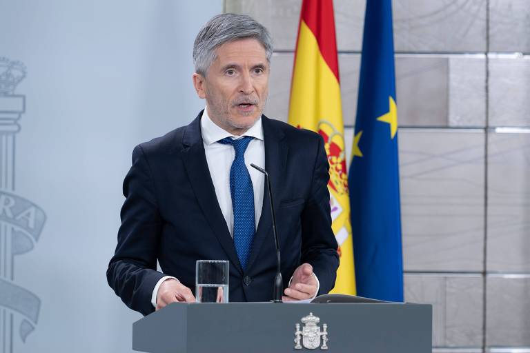 O ministro do Interior da Espanha, Fernando Grande-Marlaska, em entrevista coletiva em Madri