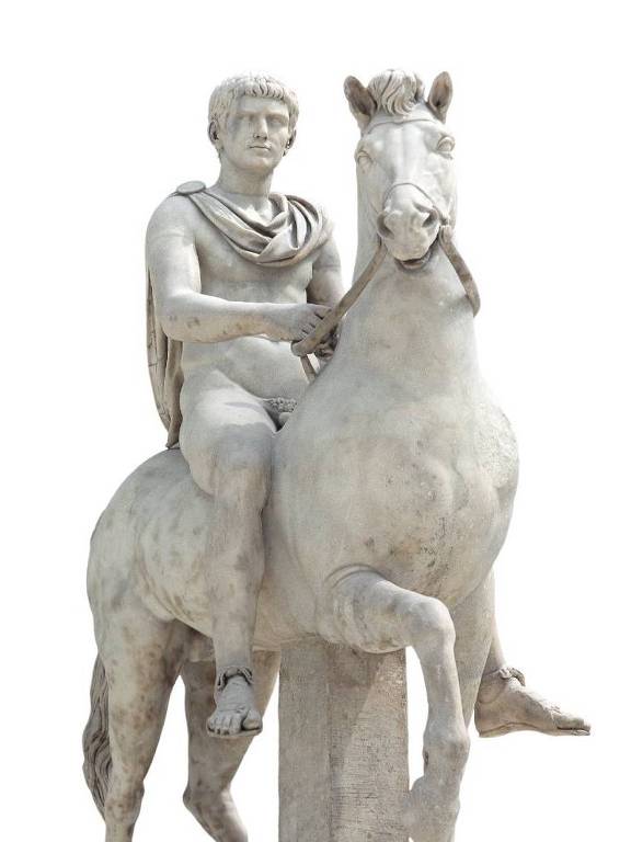 Estátua do imperador Calígula montado em seu cavalo Incitatus