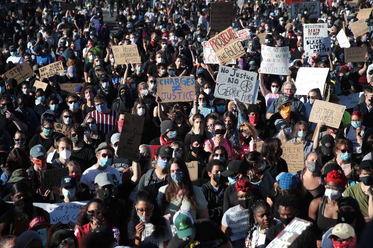Manifestantes nos EUA pedem fim da violência policial contra negros