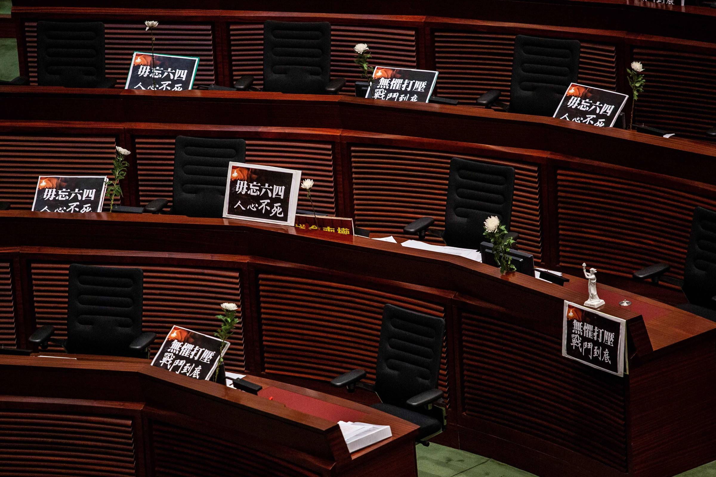 Reino Unido oferece receber quase metade da população de Hong Kong