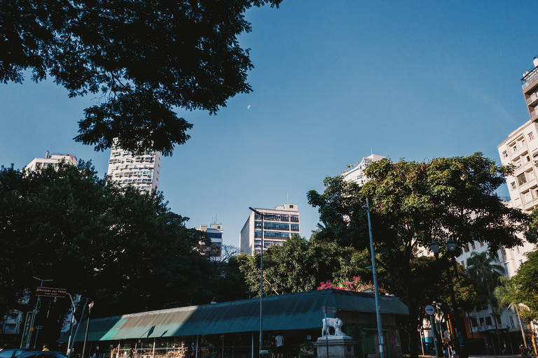 Céu visto do Largo do Arouche, zona central da cidade