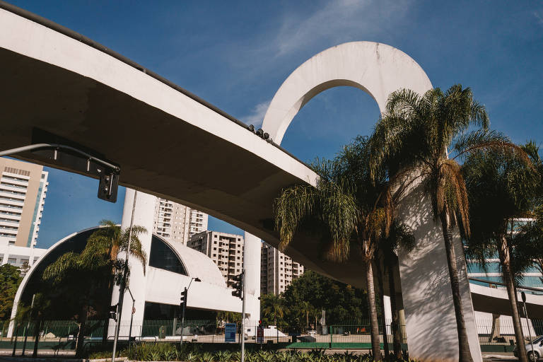 Céu visto na Barra Funda, zona oeste da cidade