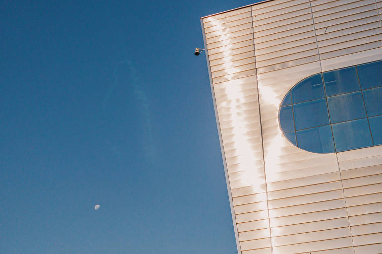 Céu visto do Terminal Butantã, zona oeste da cidade.