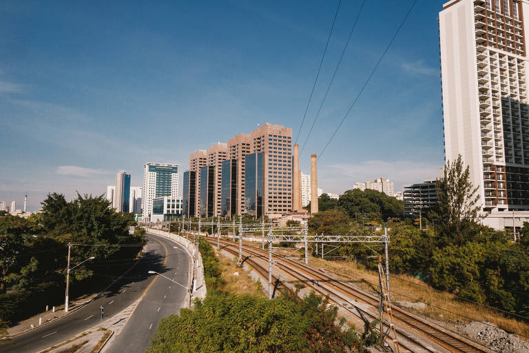 Céu visto na Barra Funda, zona oeste da cidade