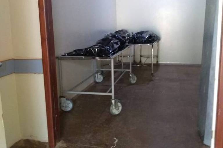 UPA acumula corpos e até prefeito atende pacientes em Santarém (PA)