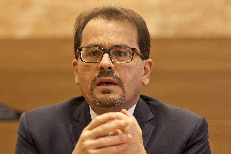 O presidente Lula indicou o advogado Floriano Azevedo Marques para uma das vagas de ministro efetivo que estavam abertas na Corte; Ele é professor de direito e ligado a Alexandre de Moraes