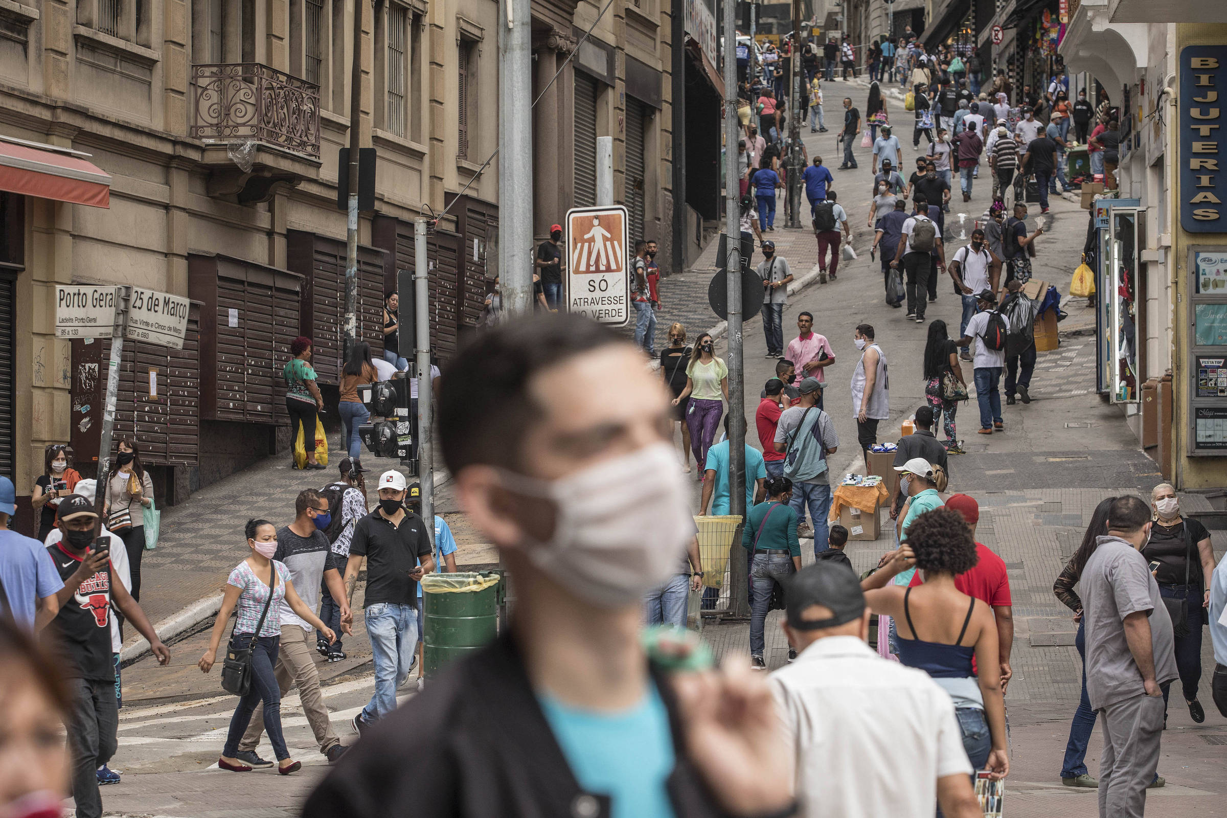 Relaxamento da quarentena pode causar aumento de 71% das mortes em SP, alertam pesquisadores