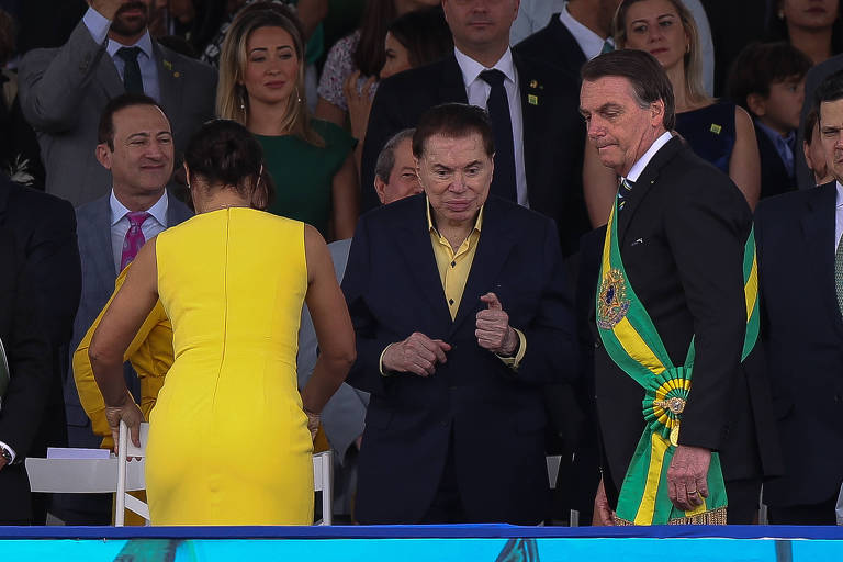 O presidente Jair Bolsonaro e dono do SBT Silvio Santos, no desfile de 7 de setembro, na Esplanada dos Ministérios
