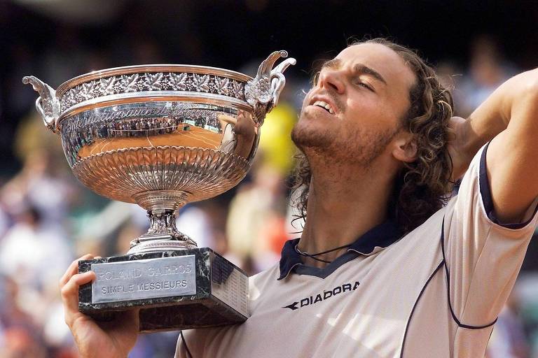 A conquista precisava ser nossa, diz Guga nos 20 anos do bi de Roland Garros