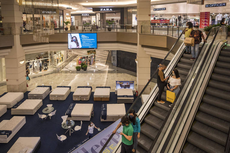 No Shopping Eldorado, o movimento foi menor neste primeiro dia de reabertura.