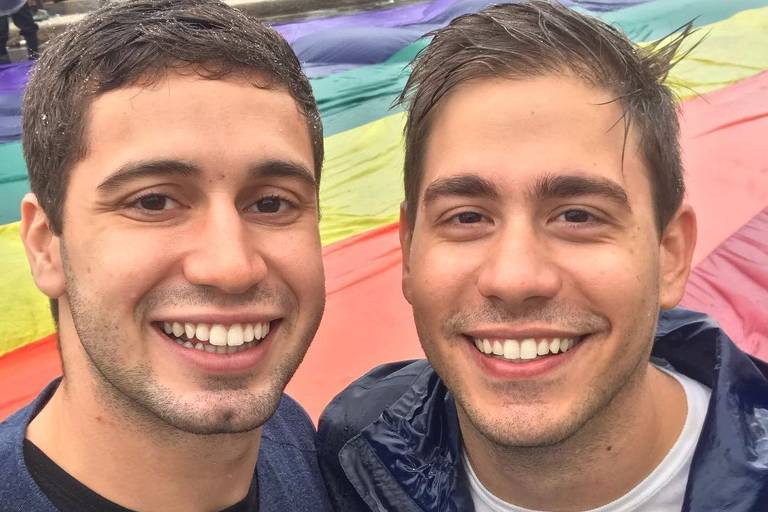 Pedro Figueiredo com o marido Erick Rianelli