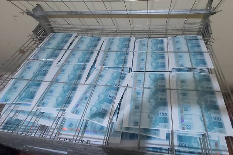 Dinheiro falso é apreendido pela Polícia Militar em uma fábrica clandestina na zona sul da capital paulista
