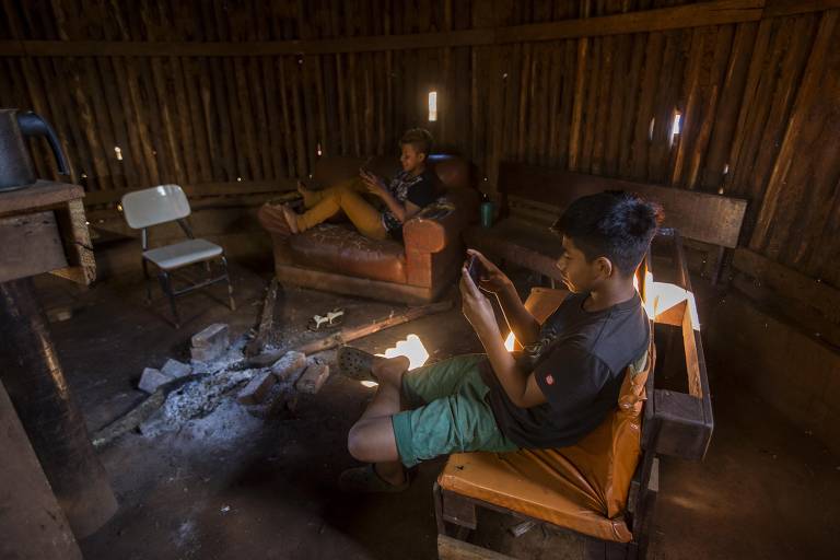 Interior de casa na terra indígena Jaraguá, na região noroeste de São Paulo, durante a pandemia de coronavírus