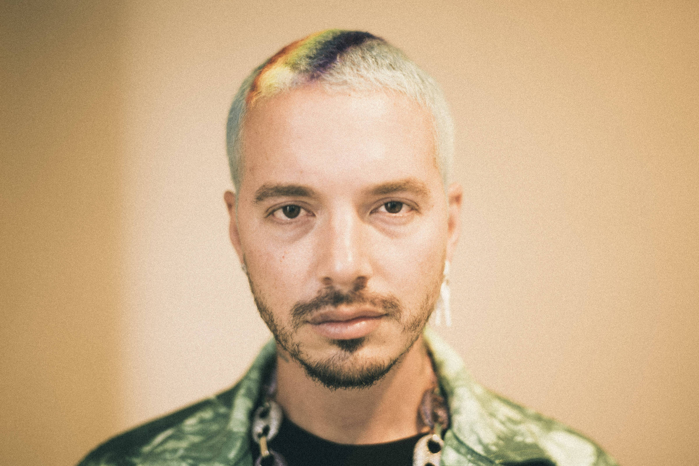 Say my name джей балвин. J Balvin. J Balvin Haircut.