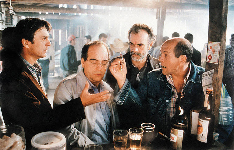 Cena do filme "Ação entre Amigos" (1998), de Beto Brant