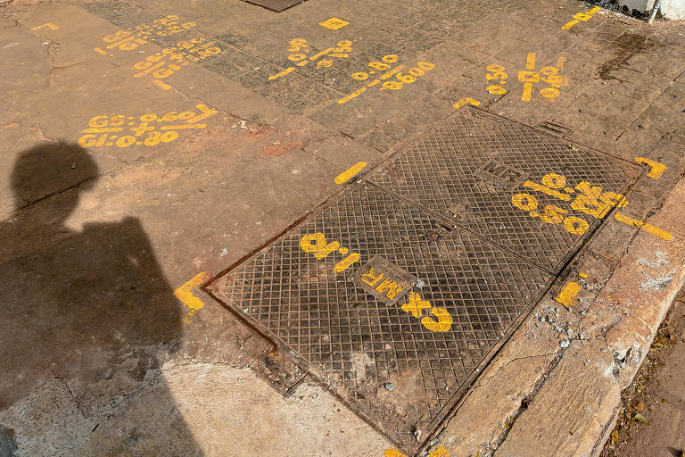 Indicações de obra nas imediações da avenida Paulista a cor também se fez presente